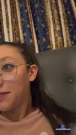 gomiii99 cam4 livecam show performer room profile