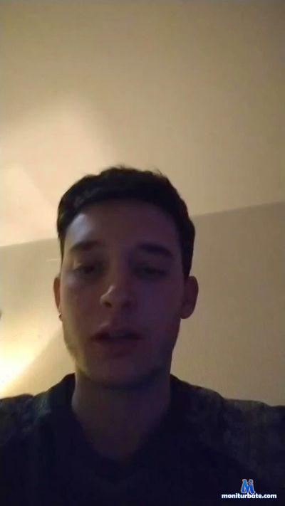 fuckers69_fun cam4 straight performer from Kingdom of Spain  