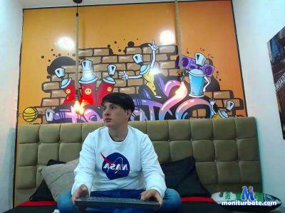 Kayser_hotboy cam4 bisexual performer from United States of America  