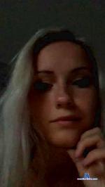 Leahh95 cam4 livecam show performer room profile