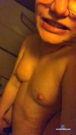 Rose2231 cam4 livecam show performer room profile