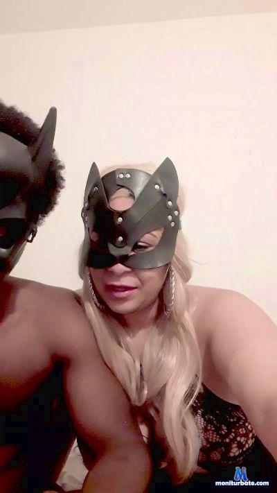 Coupletrio96 cam4 straight performer from French Republic  