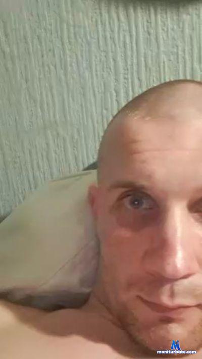 szybkidejv cam4 straight performer from United Kingdom of Great Britain & Northern Ireland C2C smoke cum masturbation orgasm rub solo 