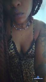 pretinhahott cam4 livecam show performer room profile