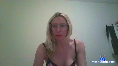 flirtybabe26 cam4 bisexual performer from United Kingdom of Great Britain & Northern Ireland striptease spanking ass pussy blowjob 