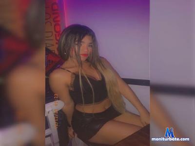 nikolle_garcia cam4 bisexual performer from Republic of Colombia  