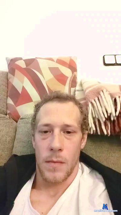 VyeeaahV cam4 straight performer from Kingdom of Spain  