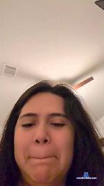 YungInLuv cam4 livecam show performer room profile