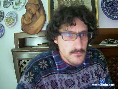 alansenoner cam4 bicurious performer from Republic of Italy  