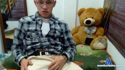 Fuck_boy69x cam4 straight performer from Republic of Colombia new atletic hetero bigdick cum latin boy 