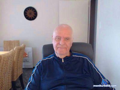 Troenci2 cam4 straight performer from French Republic  