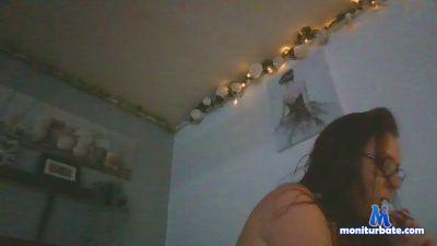 PeachyBums cam4 bisexual performer from United Kingdom of Great Britain & Northern Ireland feet masturbation C2C smoke striptease ass pussy 