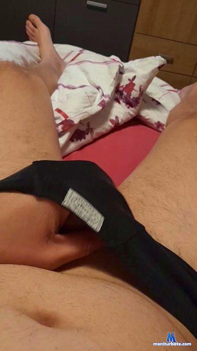 Kalomanoo cam4 bicurious performer from Republic of Italy  