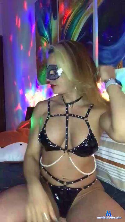 69Sexy_Fox cam4 bicurious performer from Republic of Italy  