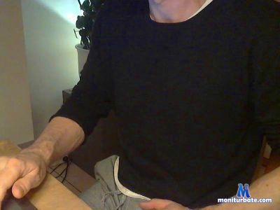 gulerodkage2 cam4 straight performer from Federal Republic of Germany  