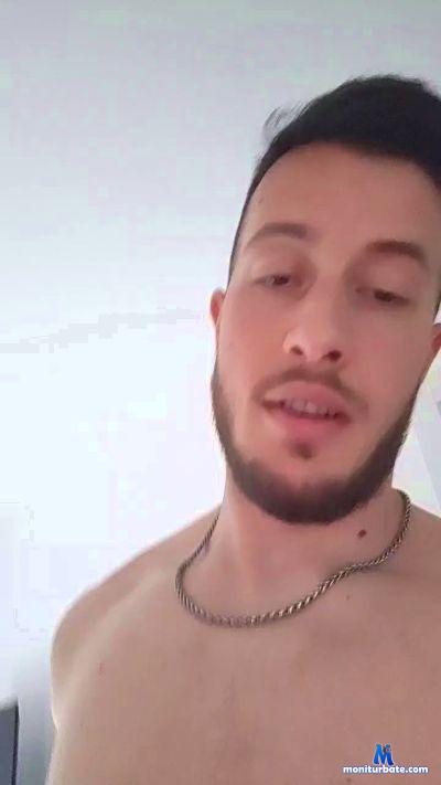 Musclexxl97 cam4 unknown performer from Republic of Italy  