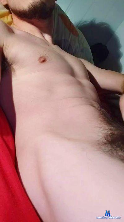 kevinpitt97xxx cam4 bicurious performer from Argentine Republic  