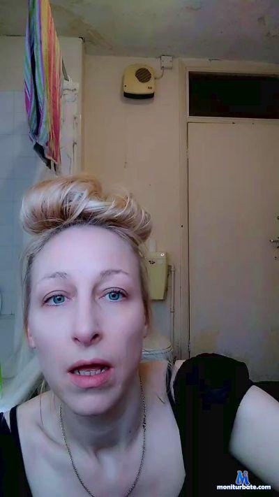 candy220 cam4 bicurious performer from United Kingdom of Great Britain & Northern Ireland  