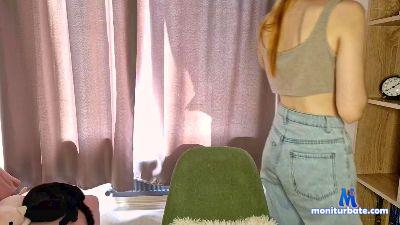 MaryWaymer cam4 unknown performer from United States of America bigass schoolgirl C2C amateur 
