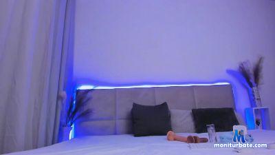 GloriaErinn cam4 bisexual performer from United States of America  