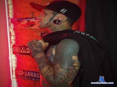 jhonny_ackerman cam4 bicurious performer from Republic of Colombia master masturbation cum latinboy tattoo 