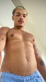 Andreheenri cam4 livecam show performer room profile
