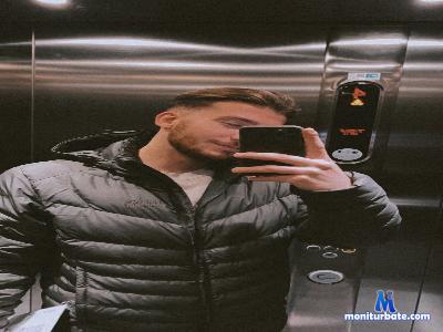 Needattention21 cam4 straight performer from Federal Republic of Germany gamer amateur cute 