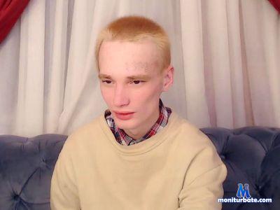 KAY_GRIN cam4 bisexual performer from United States of America spinthewheel 