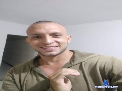 fernando_cute cam4 bicurious performer from Republic of Colombia  