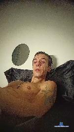 Uriel_23 cam4 livecam show performer room profile