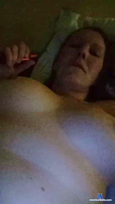 SunnyXlove cam4 straight performer from French Republic  