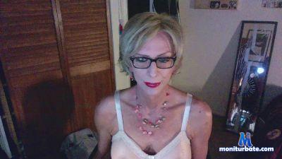 chickinrock cam4 bisexual performer from United States of America chickinrock 