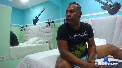 John_smiith_ cam4 bisexual performer from Republic of Colombia blowjob feet armpits milk cum 