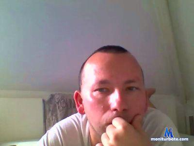 pawel28nl cam4 bicurious performer from Kingdom of the Netherlands  