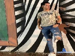 Adam_Moore_97 cam4 live cam performer profile