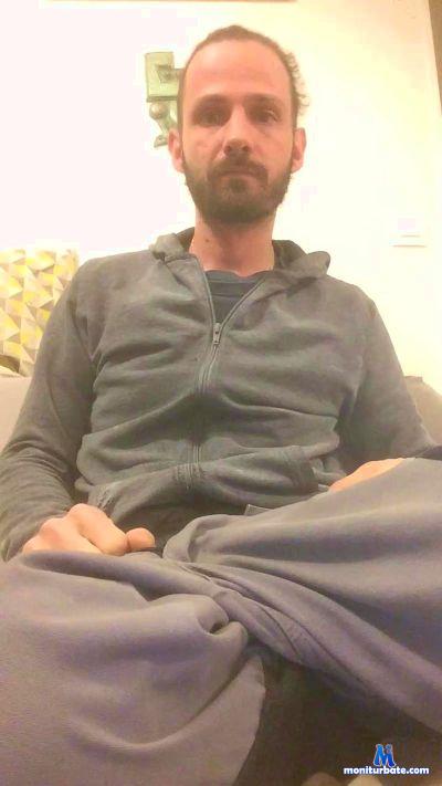 37cnet cam4 bicurious performer from French Republic  