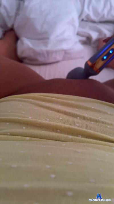 Juicylucy321 cam4 straight performer from United Kingdom of Great Britain & Northern Ireland  