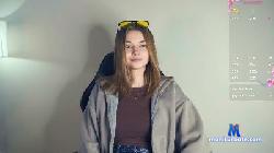 LoyceYanagi cam4 live cam performer profile