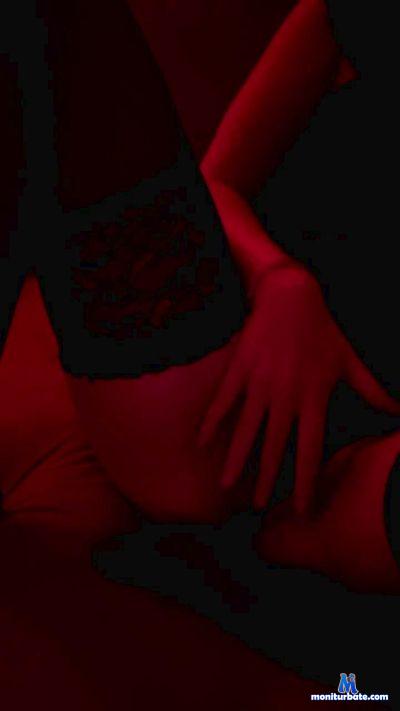 korako_ cam4 bicurious performer from Republic of Italy  