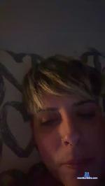 LAUMUSIK cam4 livecam show performer room profile