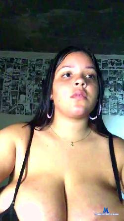 Momanazo cam4 live cam performer profile