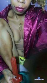 Sexiezoyda cam4 livecam show performer room profile