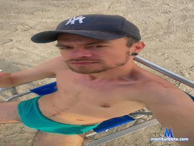 xxlucasfelippe cam4 bisexual performer from Federative Republic of Brazil  