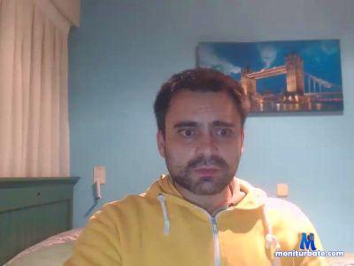 juanma18xl cam4 bicurious performer from Kingdom of Spain  