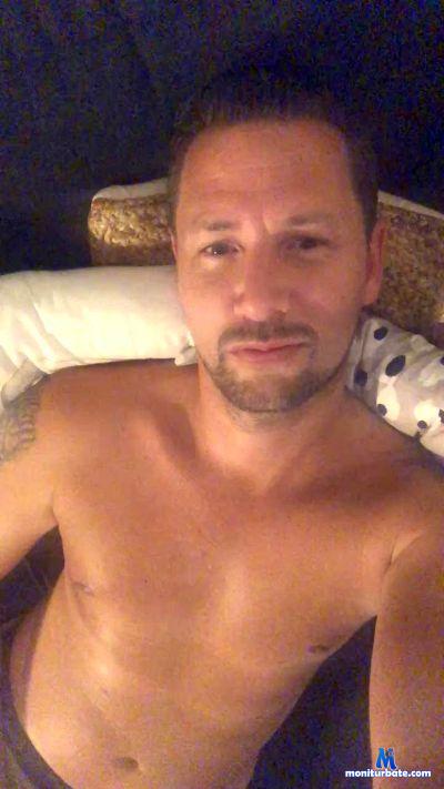 barrypaff cam4 straight performer from Kingdom of the Netherlands dilf amateur blueeyes daddy kiss 