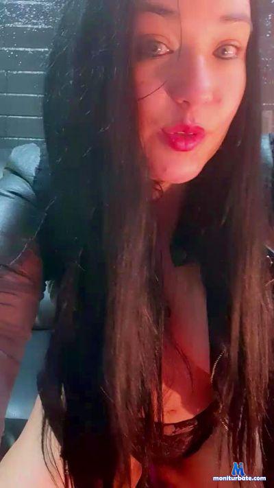 Barrrbitch cam4 bicurious performer from Republic of Chile  