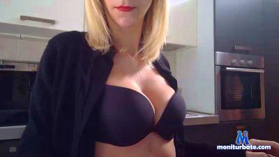 BiondaItaliana cam4 bisexual performer from Republic of Italy striptease cum amateur cute italiana 