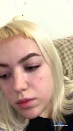 Fifiru cam4 livecam show performer room profile