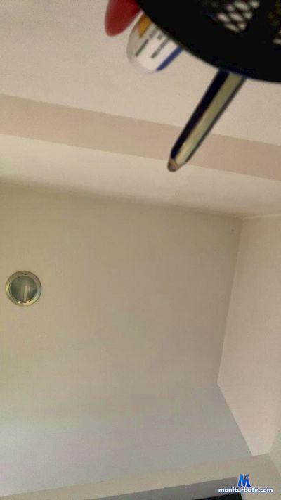 Boy27 cam4 gay performer from Republic of Italy  
