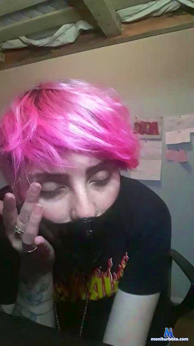spookyronnox cam4 bisexual performer from United States of America  